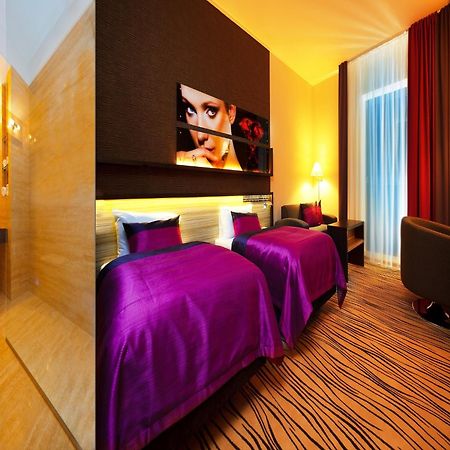 Blue Diamond Hotel Active Spa Trzebownisko Dış mekan fotoğraf