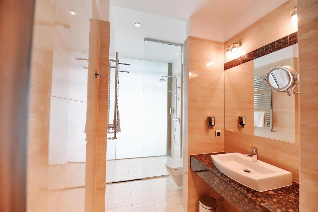 Blue Diamond Hotel Active Spa Trzebownisko Dış mekan fotoğraf