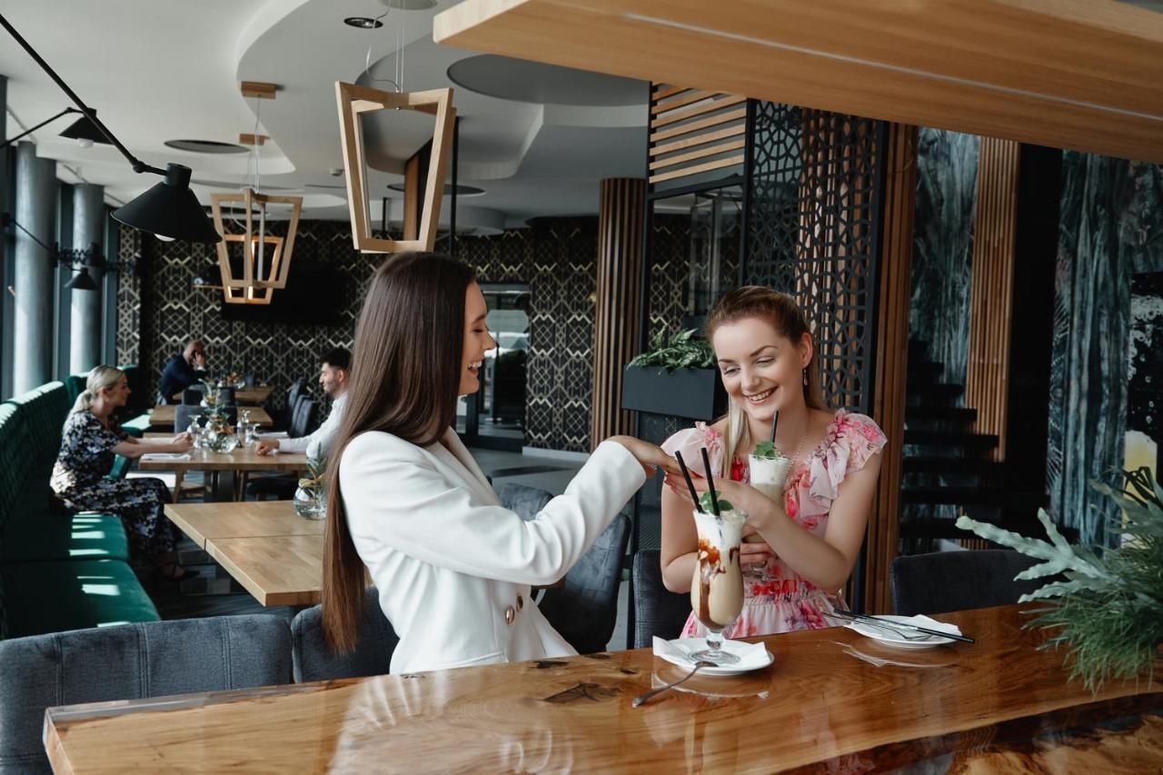 Blue Diamond Hotel Active Spa Trzebownisko Dış mekan fotoğraf
