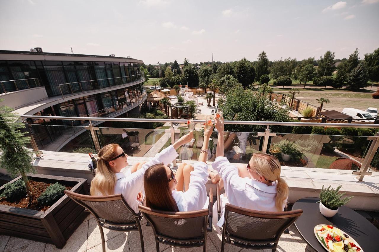 Blue Diamond Hotel Active Spa Trzebownisko Dış mekan fotoğraf