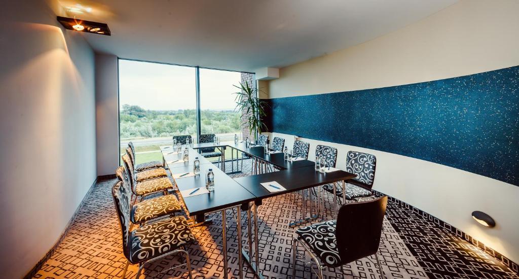 Blue Diamond Hotel Active Spa Trzebownisko Dış mekan fotoğraf