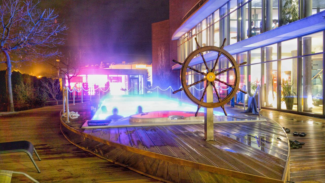 Blue Diamond Hotel Active Spa Trzebownisko Dış mekan fotoğraf